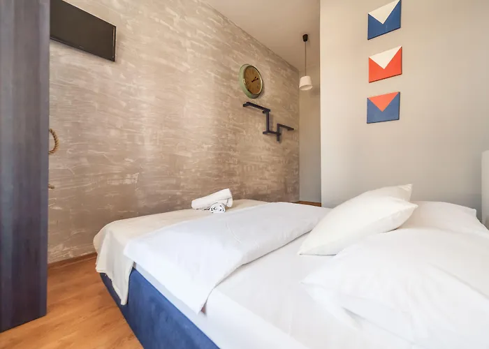 Central ホステル *