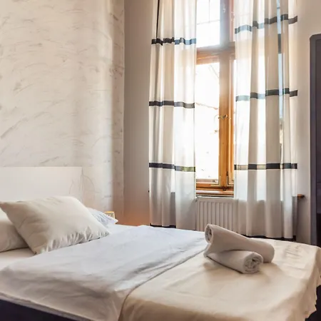 אכסניה Central *